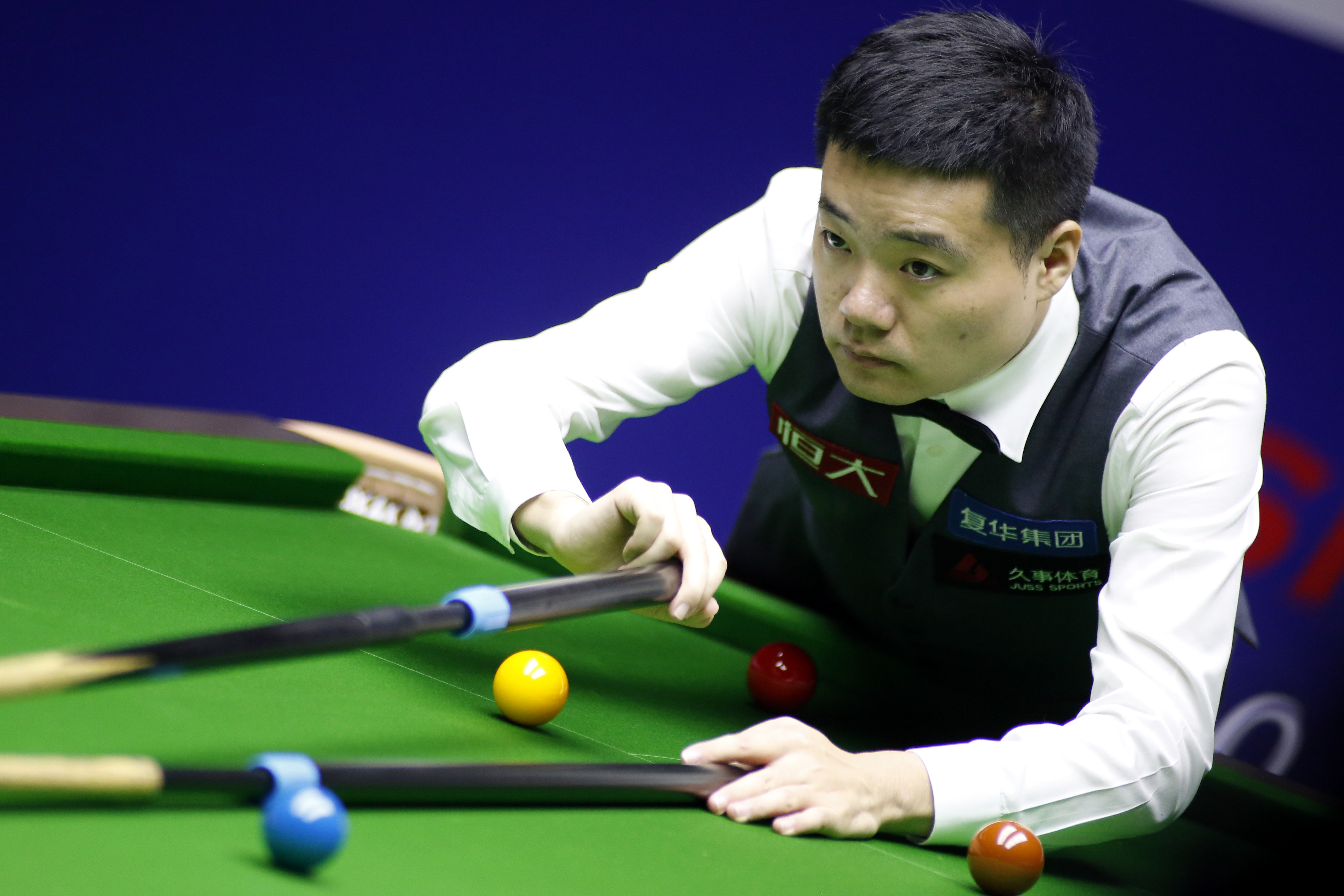 他在场上的 他在场上的