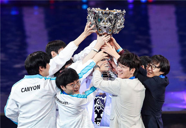 佩7：加斯佩里尼让我们有很大提升，罗马排在意甲第1不是偶然